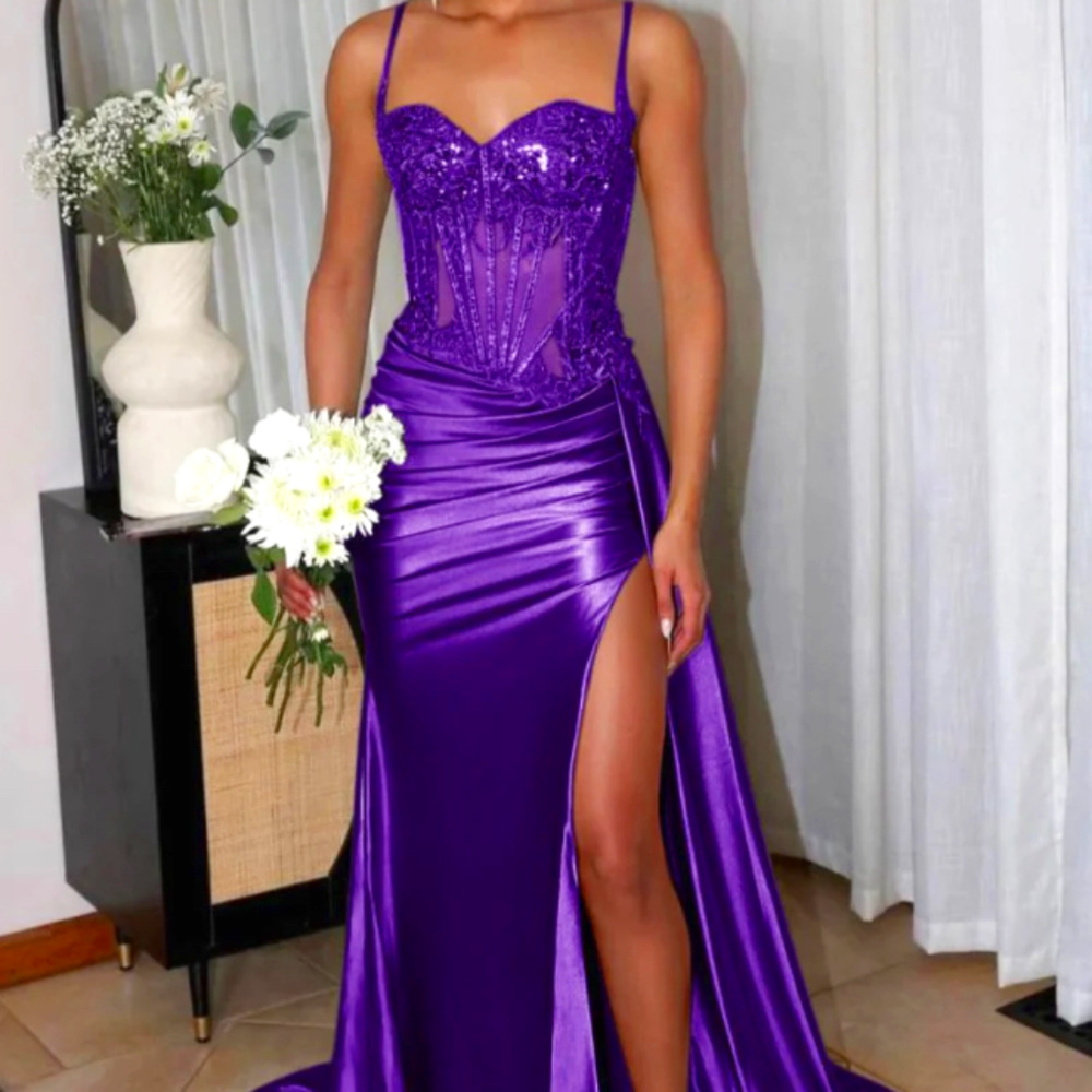 “Kiss Prom” Prom dress